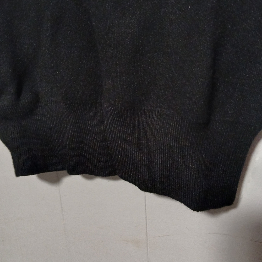 River island ladies black sweater. Size 8 petite. Sequins around neck. - Picture 6 of 15